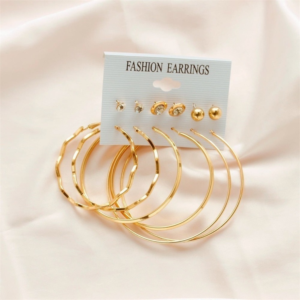 NEW! Gold hoop earrings set